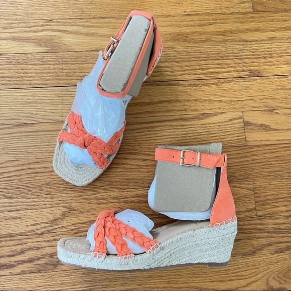 NEW Vince Camuto Jadeya Espadrille Wedge Sandal Coral Suede Size 9.5 NWT - Picture 1 of 4